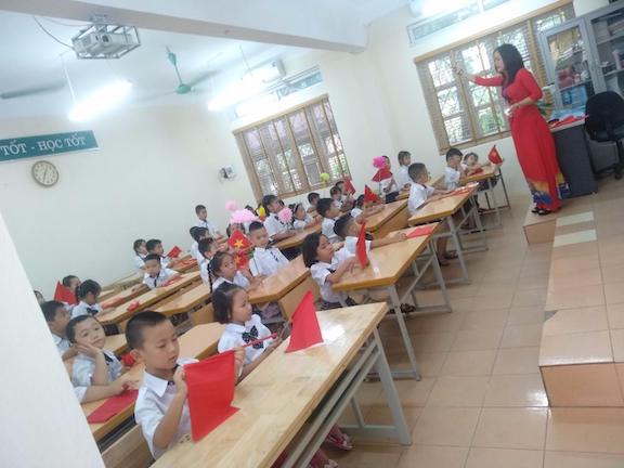 Trường[-]Tiểu[-]học[-]A[-]Thị[-]trấn[-]Văn[-]Điển[-]tưng[-]bừng[-]khai[-]giảng[-]năm[-]học[-]mới[-]